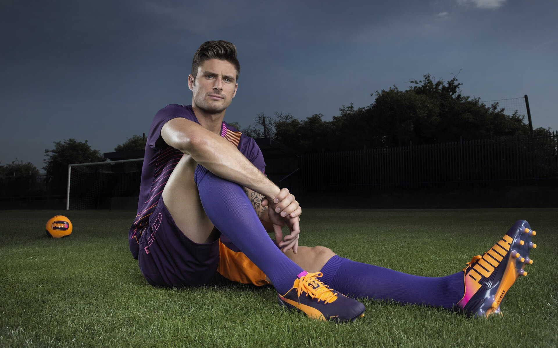 “智慧足球场地:AI裁判与实时数据分析应用推广”,智慧足球公园